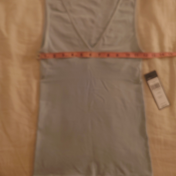 NWT Aqua BCBG MaxAzria "Mistie" essential Seamless Tank Top Built In Bra XS / S - Picture 5 of 10